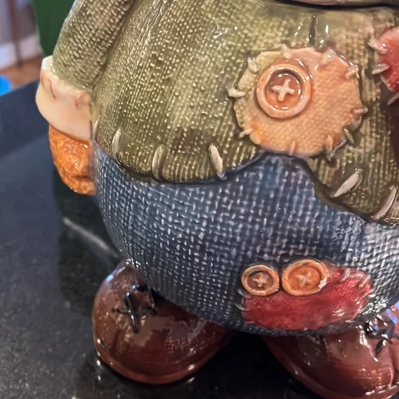 Bear Ceramic Cookie Jar by CKA - 10 1/2" H - Picture 8 of 12